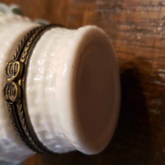 Flower Basket Trinket Box - Picture 4 of 10